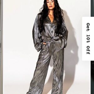 NWT Dressed in Lala Long Sleeve Metallic Plissé Set in Gunmetal